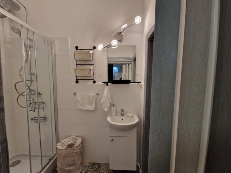 Apartament cu 2 camere semidecomandat în Ultracentral