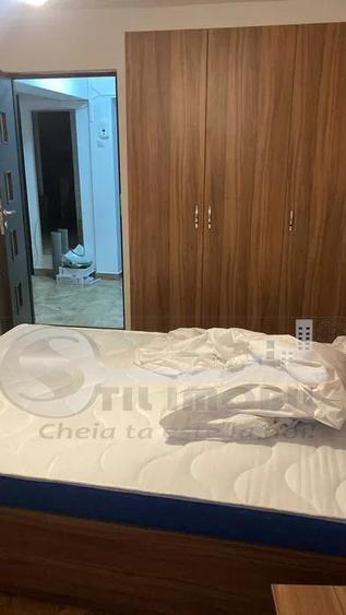 Apartament cu 3 camere decomandat în Hala Centrală