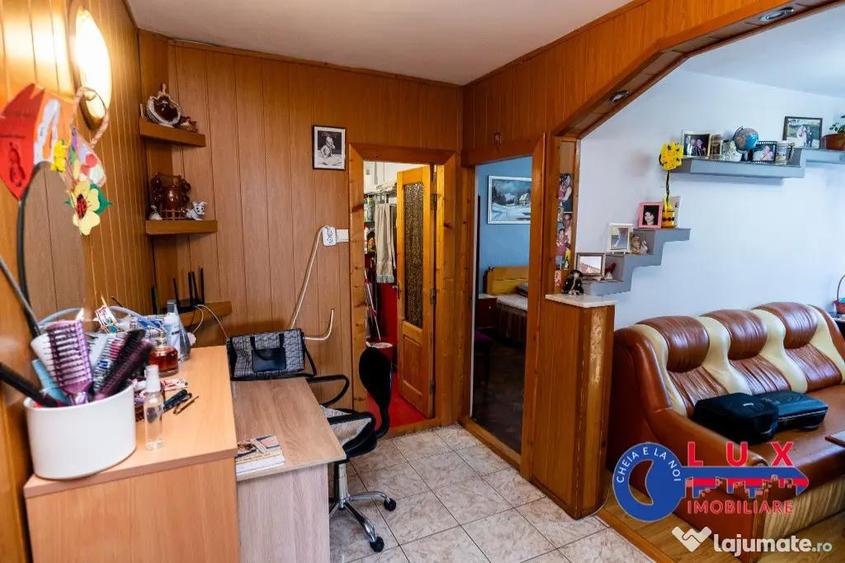 Apartament cu 3 camere decomandat în Babadag