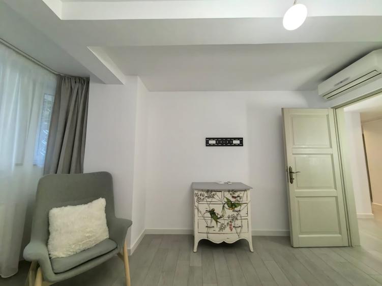 Apartament cu 2 camere decomandat în Kiseleff
