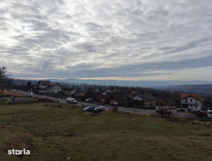 Teren de 11700 mp, în Central