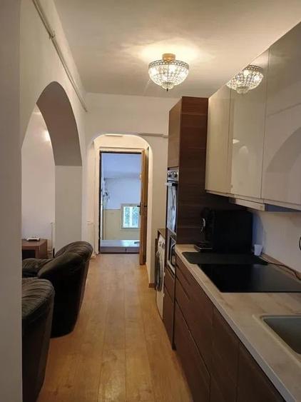 Apartament cu 2 camere semidecomandat, mobilat în Primăverii