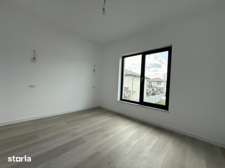 Casă cu 5 camere cu Teren 360 Mp în Berceni