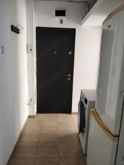 Apartament cu 3 camere semidecomandat în Republicii