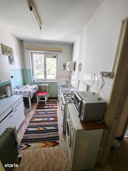 Apartament cu 2 camere decomandat în Precista