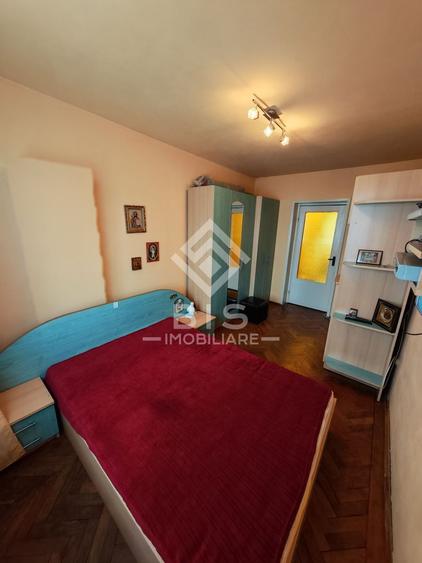 Apartament cu 3 camere decomandat în Calea Moldovei