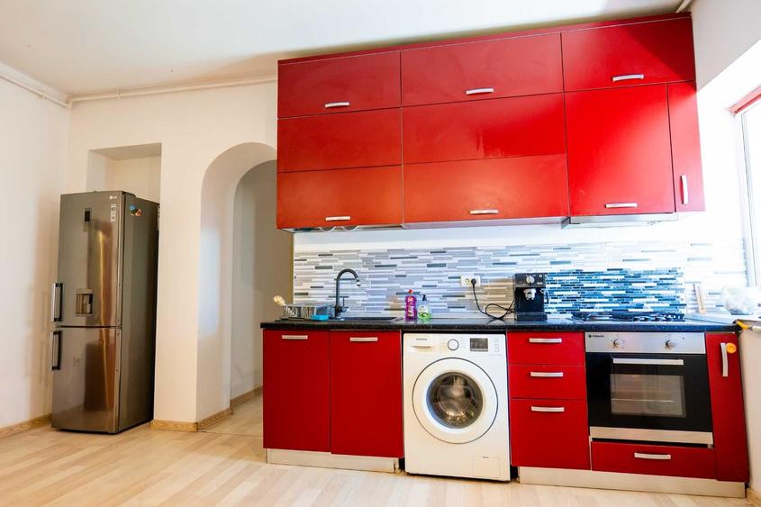 Apartament cu 2 camere decomandat în Peninsula