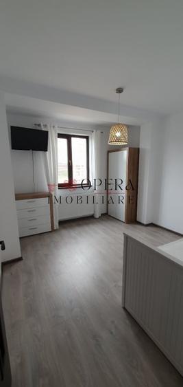 Apartament cu 3 camere decomandat, mobilat în Cug