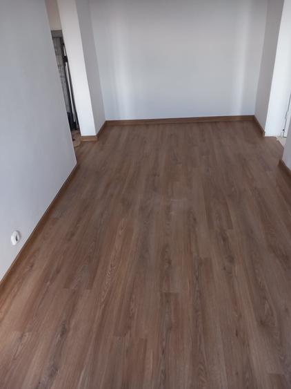 Apartament cu 3 camere decomandat în Exterior Vest