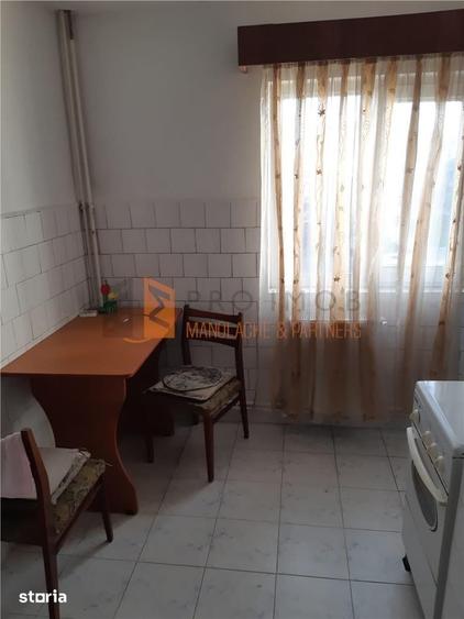 Apartament cu 3 camere decomandat în Dorobanți 1