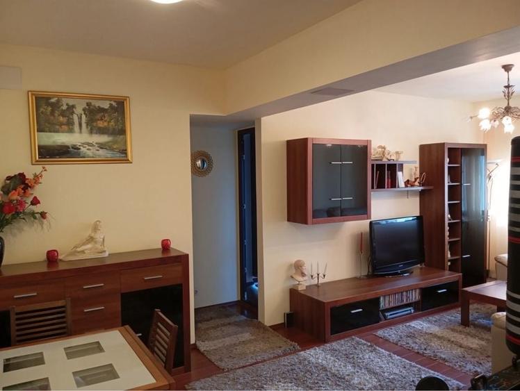 Apartament cu 2 camere decomandat în Berceni