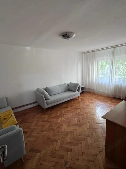 Inchiriez apartament 3 camere, decomandat - 8
