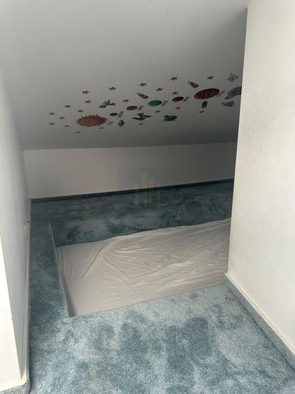 Apartament cu 4 camere decomandat, mobilat în Cotroceni