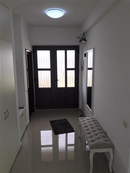 Duplex cu 4 camere cu Teren 300 Mp în Europa