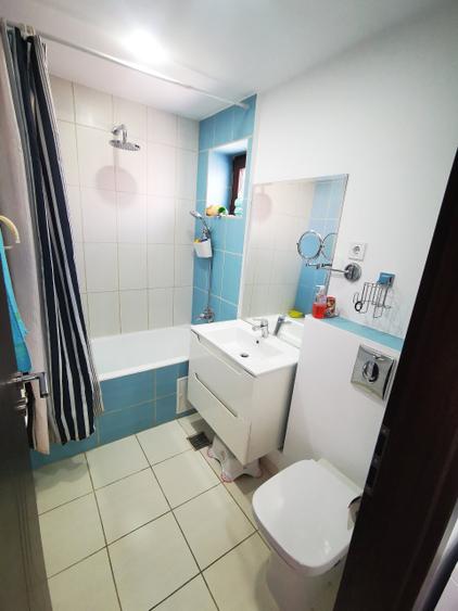 Apartament cu 3 camere decomandat în Aeroport