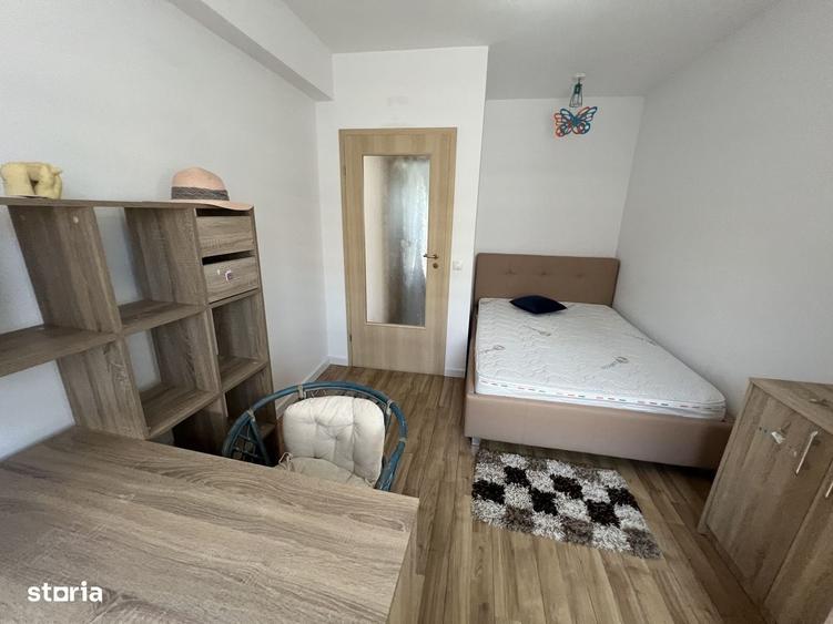 Casă cu 4 camere decomandat în Central