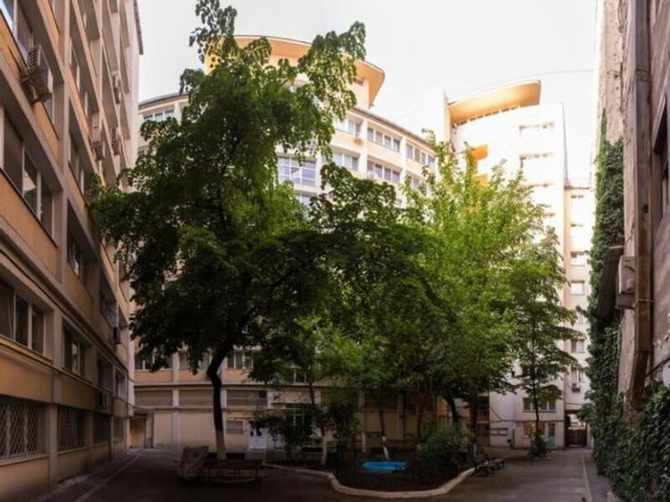 Apartament cu 3 camere decomandat în Universitate