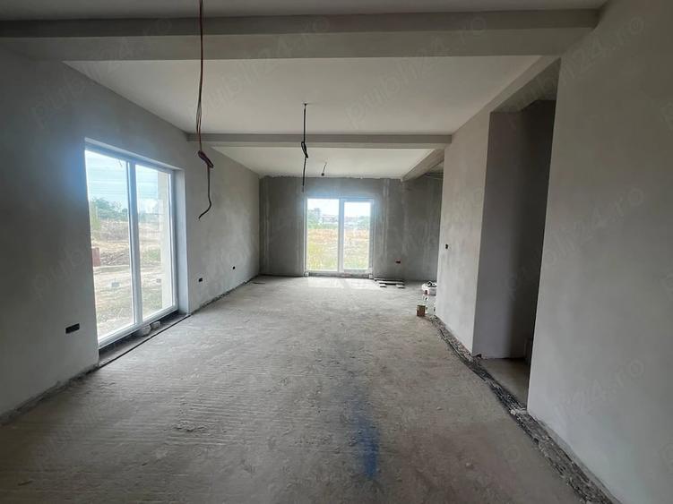 Casă cu 2 camere cu Teren 500 Mp în Vladimirescu