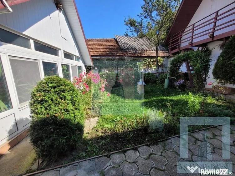Casă cu 11 camere cu Teren 1000 Mp în Tărlungeni