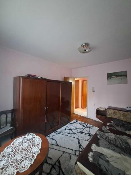 Inchiriere apartament 2 camere Pitesti, zona extrem de linistita, langa parcul natural Trivale - 4