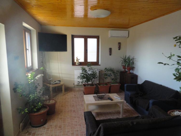 Casă cu 3 camere cu Teren 800 Mp în Brănești