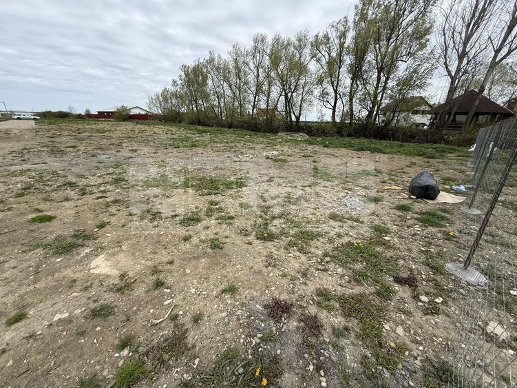 Teren Construcții intravilan de 2000 mp, în Exterior Vest
