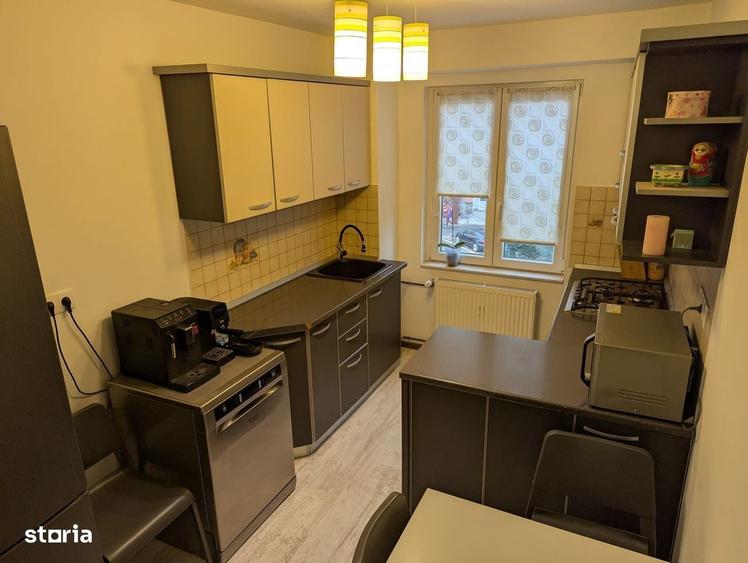 Apartament cu 3 camere decomandat în Decebal