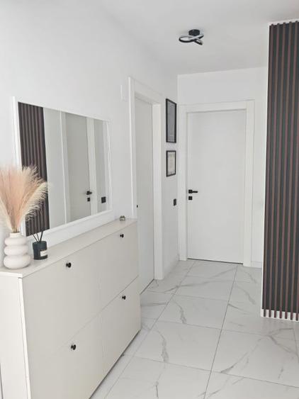 Apartament cu 3 camere decomandat în Sud
