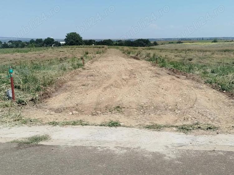 Teren de 6200 mp, în Săsenii Noi