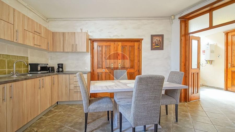 Apartament cu 2 camere decomandat în Centrul Istoric