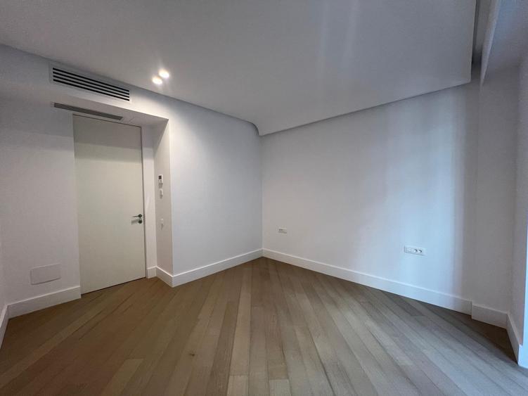 Apartament cu 3 camere semidecomandat în Iancu Nicolae