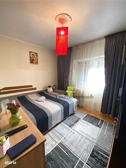Apartament cu 2 camere semidecomandat în Craiovița Nouă
