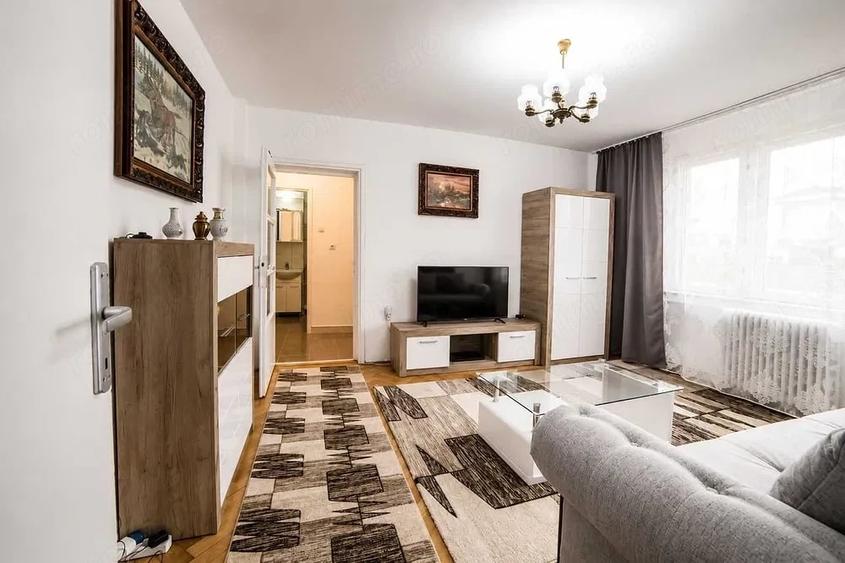 Apartament cu 3 camere semidecomandat în Ultracentral