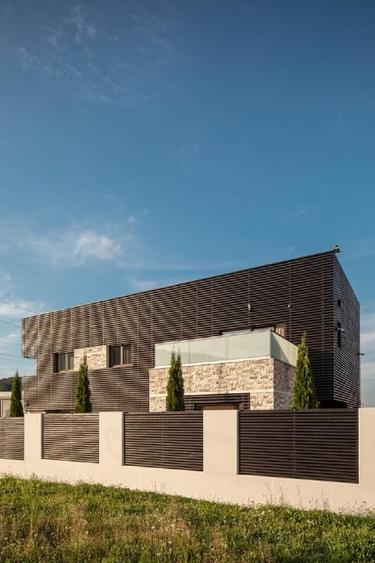Casă individuală cu 5 camere cu Canalizare în Bunloc