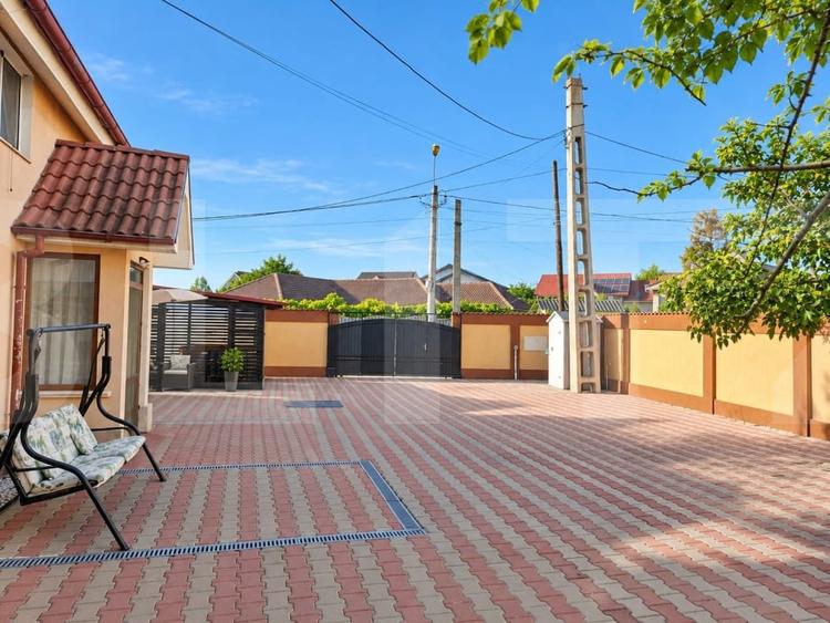 Casă individuală cu 4 camere cu Garaj în Central