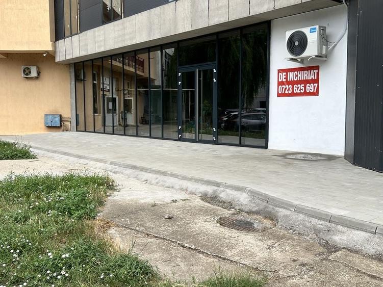 Spațiu comercial, de 120 mp, în Central