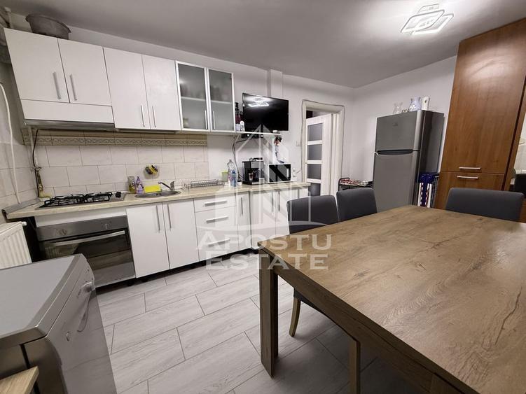 Apartament cu 2 camere semidecomandat, mobilat în Buziașului