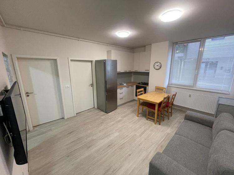 Giroc-Eso | De inchiriat | 3 camere | Loc de parcare - 6