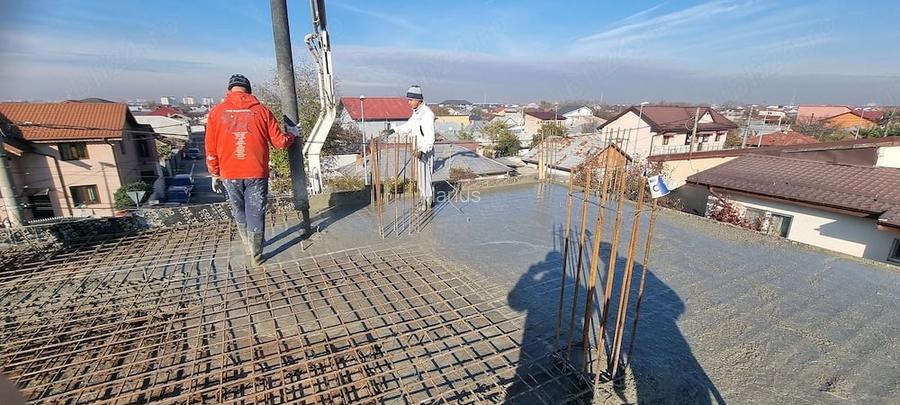 Casă cu Teren 246 Mp în Central