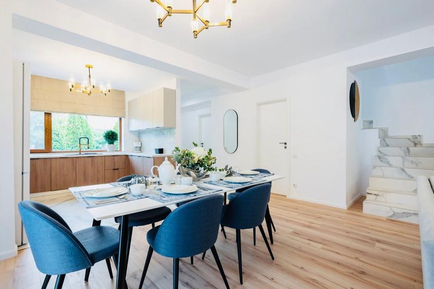 Duplex cu 4 camere cu Canalizare în 1 Decembrie