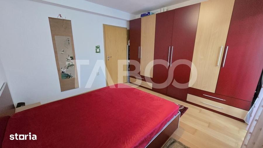 Apartament cu 3 camere decomandat în Est