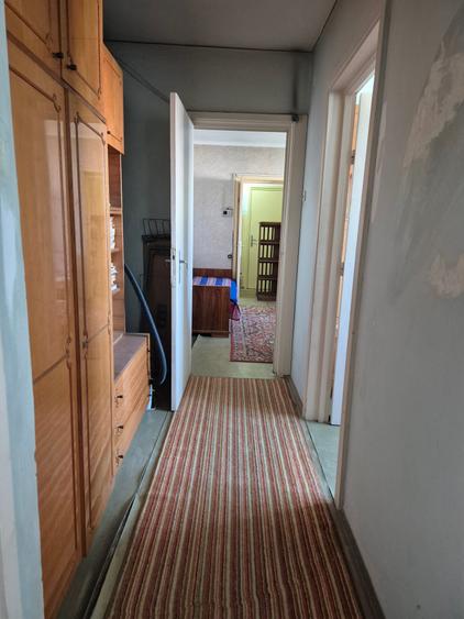 Apartament cu 3 camere semidecomandat în Militari