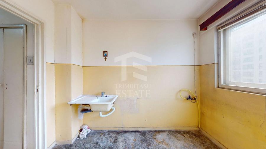 Apartament cu 2 camere semidecomandat în Basarabia