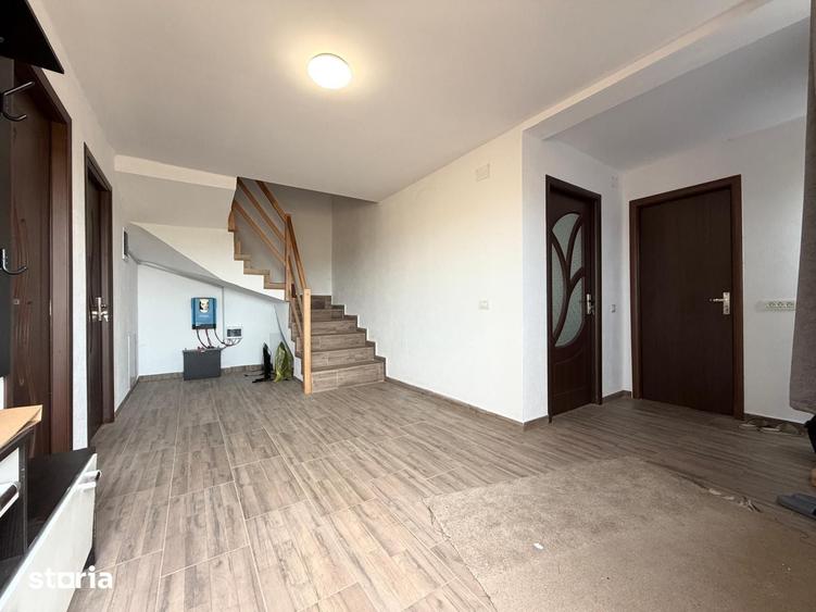 Casă cu 5 camere cu Teren 380 Mp în Giarmata