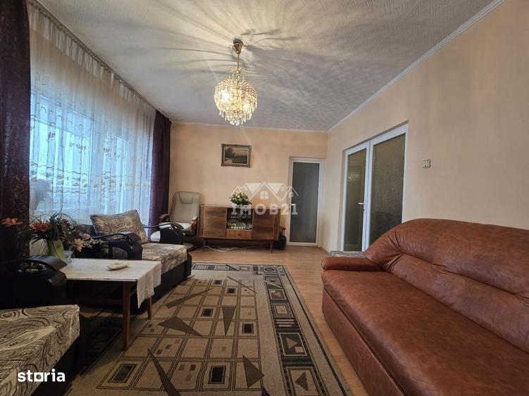 Apartament cu 4 camere decomandat în Bughea de Sus