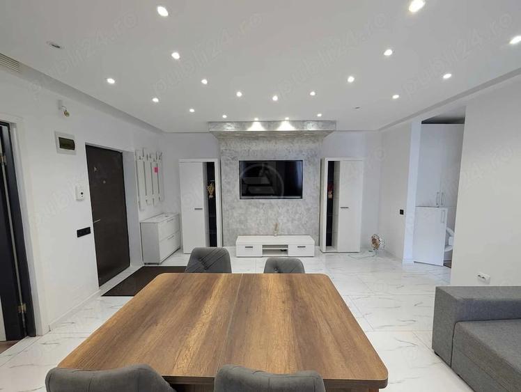 Apartament cu 3 camere semidecomandat în Florești