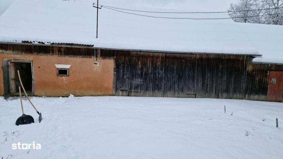 Casă cu 4 camere cu Teren 250 Mp în Livezile