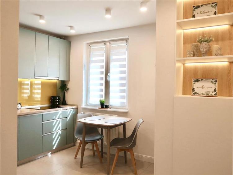 Apartament cu 4 camere decomandat în Decebal