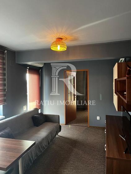 Apartament cu 2 camere semidecomandat, mobilat în Dragoș Vodă