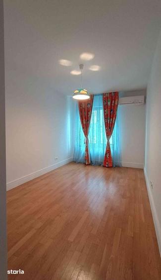 Apartament cu 4 camere în Domenii